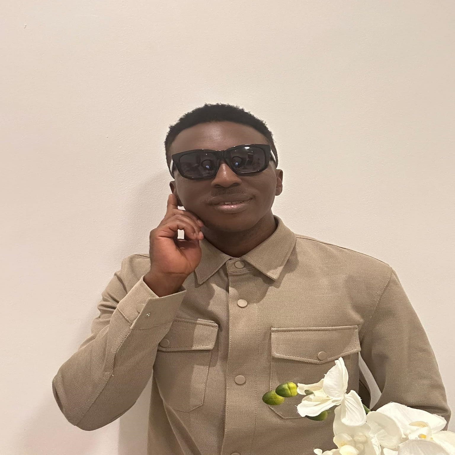 Frank Edwards – Vip